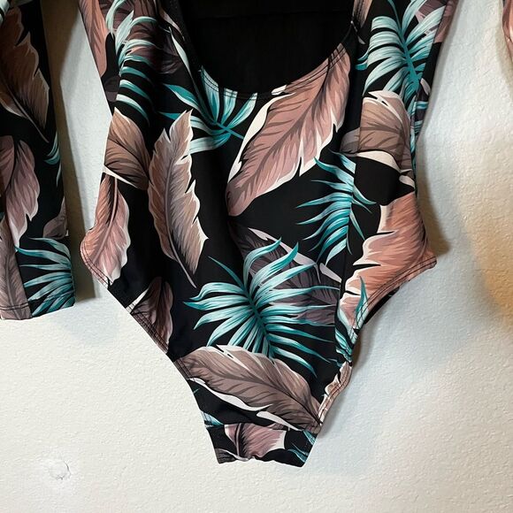 Hapari Women's SZ Large (10-12) Long Sleeve One Piece Swimsuit Feathers NWT - Picture 9 of 10